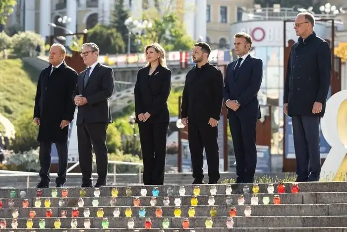 У Києві відбулася історична зустріч «коаліції рішучих»: європейські лідери та Зеленський вшанували пам’ять загиблих