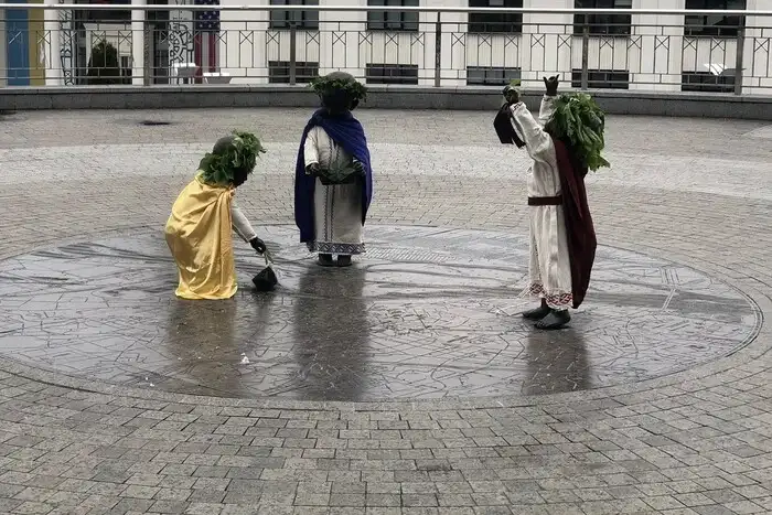 Маленькі Кий, Щек, Хорив і Либідь у новому вбранні зустріли День Києва