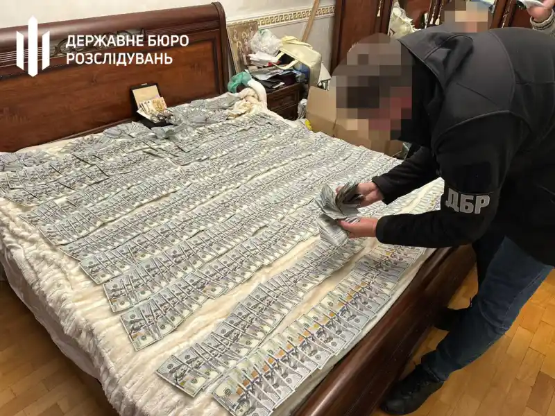 Схема ухилення за $15 тисяч: у Києві викрили масштабний бізнес на фіктивних довідках